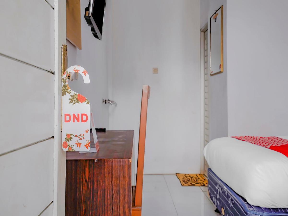 Oyo 90086 Tasyiq Syariah Hotel 2*